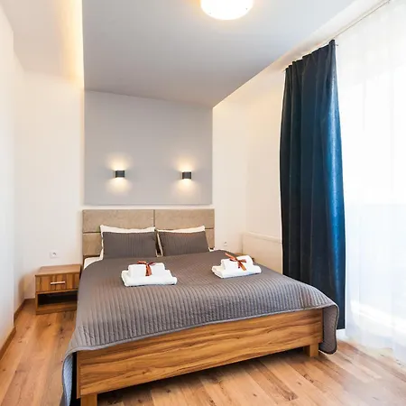 Marina Plaza Apartment *