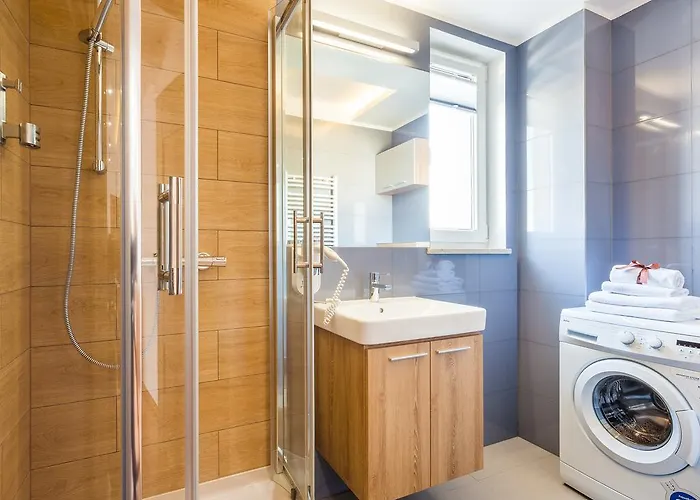 Marina Plaza Ястарня